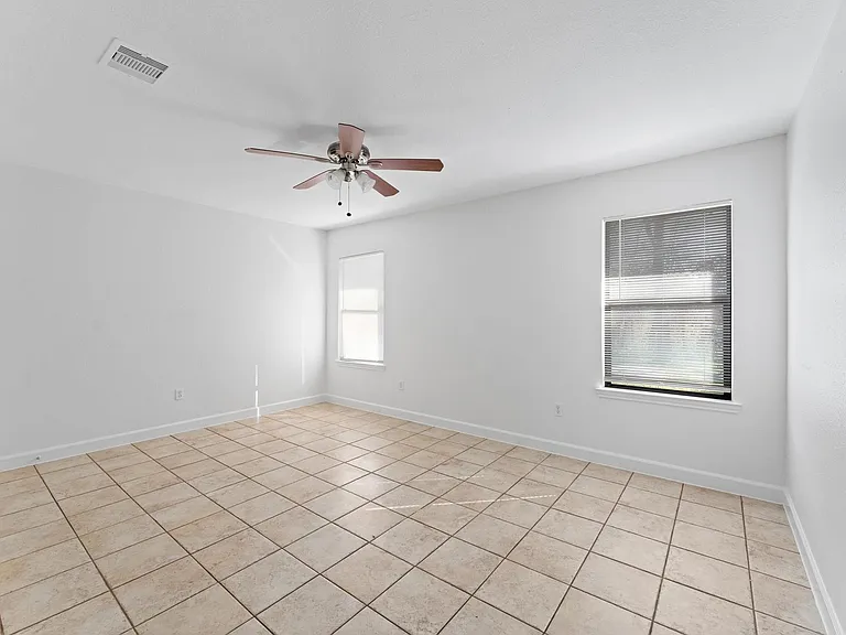 5326 Newkirk Ln — Photo 4