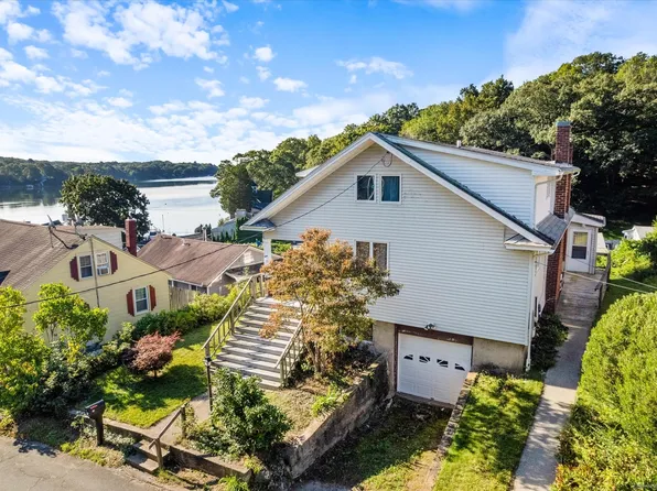 16 Hill Road, East Lyme, CT 06333