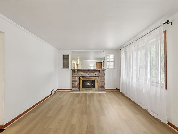 3rd image of 500 Marylea Ave