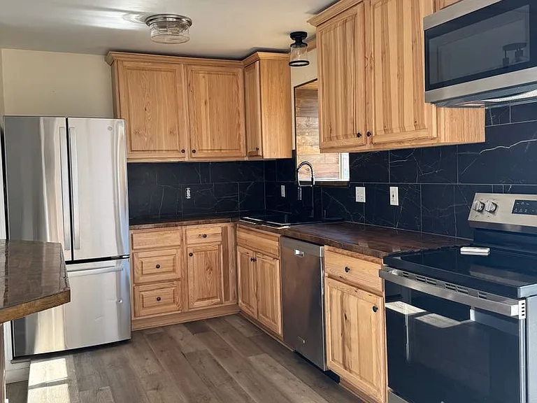 660 Thistle Dr — Photo 13