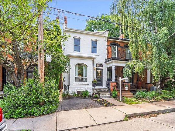 2nd image of 76 Pearl St N
