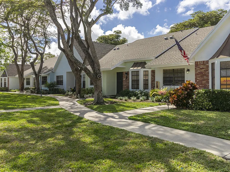 Lilac Village Boca Raton Apartments — Photo 13