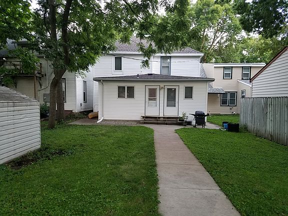 2nd image of 216 Van Brunt St