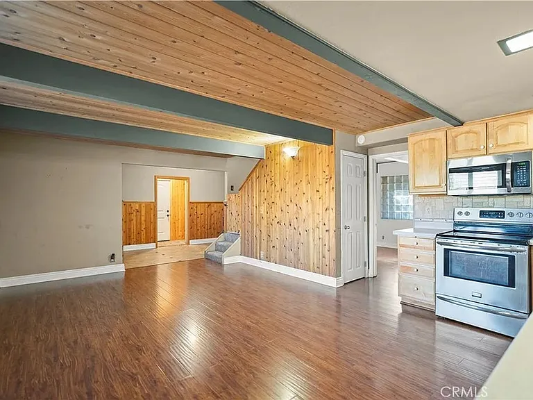 1809 Pioneer Way — Photo 8