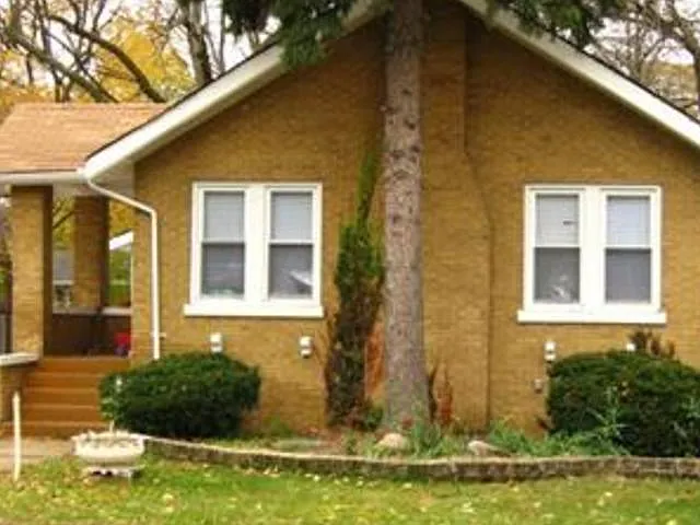 14928 Ashland Ave photo 1