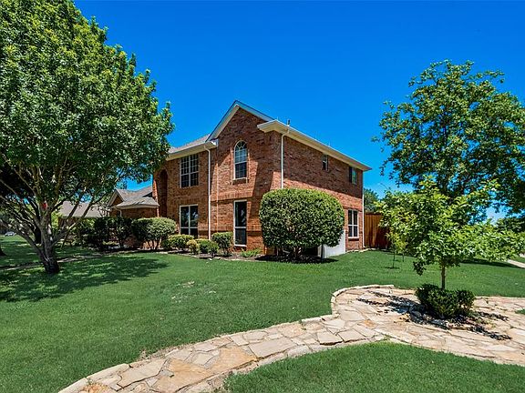 2nd image of 4202 Lake Hill Dr