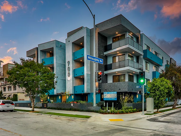 900 N Wilcox Ave #105 — Photo 61