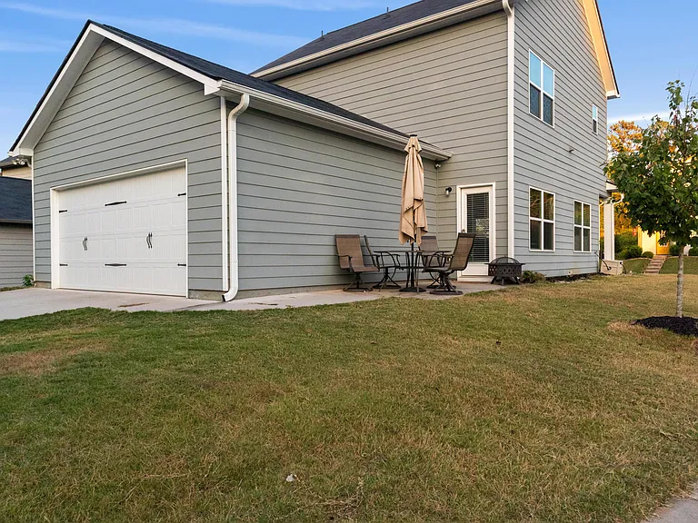 1289 Towne Square Ct — Photo 2