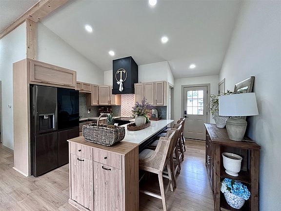 5th image of 2707 Colleen Ave