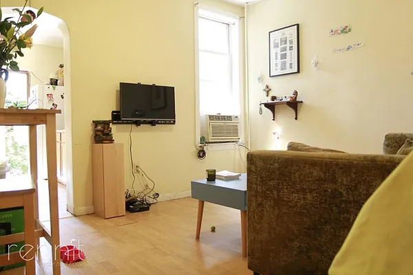 Rented by Rennit Inc. | media 52