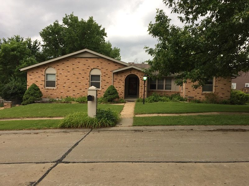 1st image of 10117 Hilltop Dr