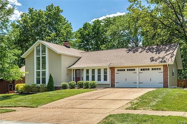 1st image of 13 Sweetwood Ct