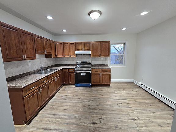 3rd image of 1709 Kerrigan Ave