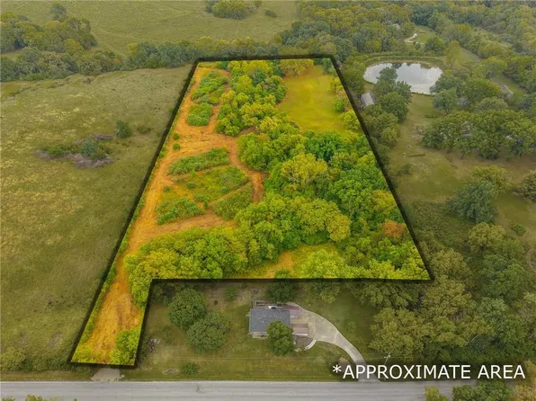 8815 Nebo Hills Rd, Liberty, MO 64068