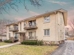 67 Kimbark Rd APT 2, Riverside, IL 60546