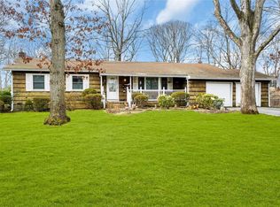 6 Midwood Ave, Nesconset, NY 11767