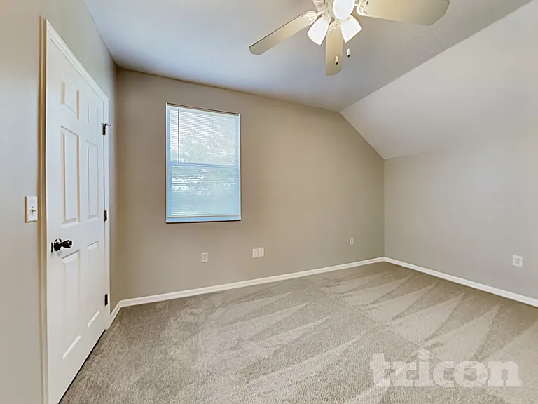 10211 Summerview Cir — Photo 11