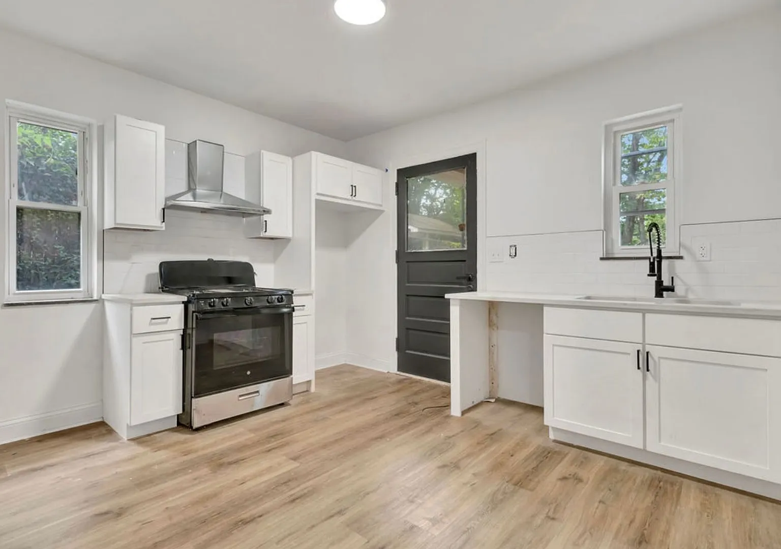840 Beech Ave — Photo 3