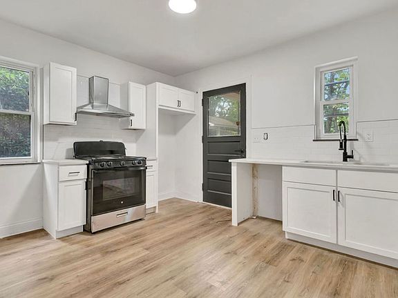 3rd image of 840 Beech Ave