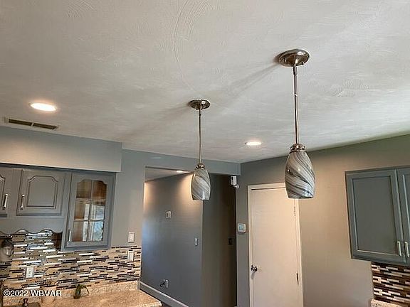 3rd image of 1416 Briarwood Dr