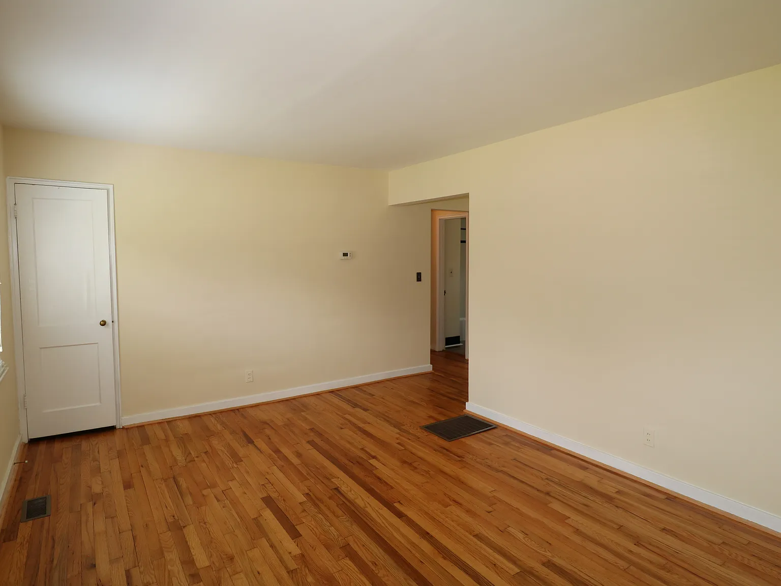 2 bed, $1,100 — Photo 2