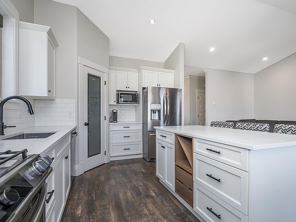 5th image of 34831 1st Ave
