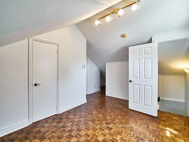 1007 Bathurst St #3 — Photo 23
