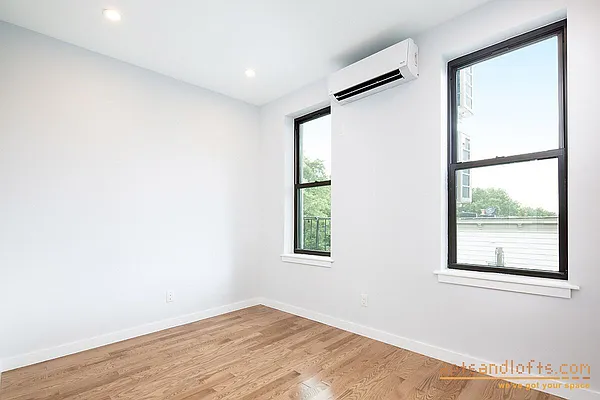 Rented by aptsandlofts.com | media 4