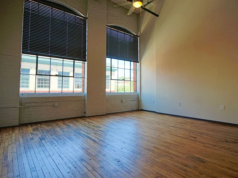 Main 2323 — Photo 14