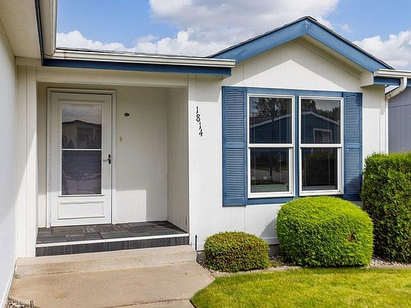 3rd image of 1814 N Meadows Pl