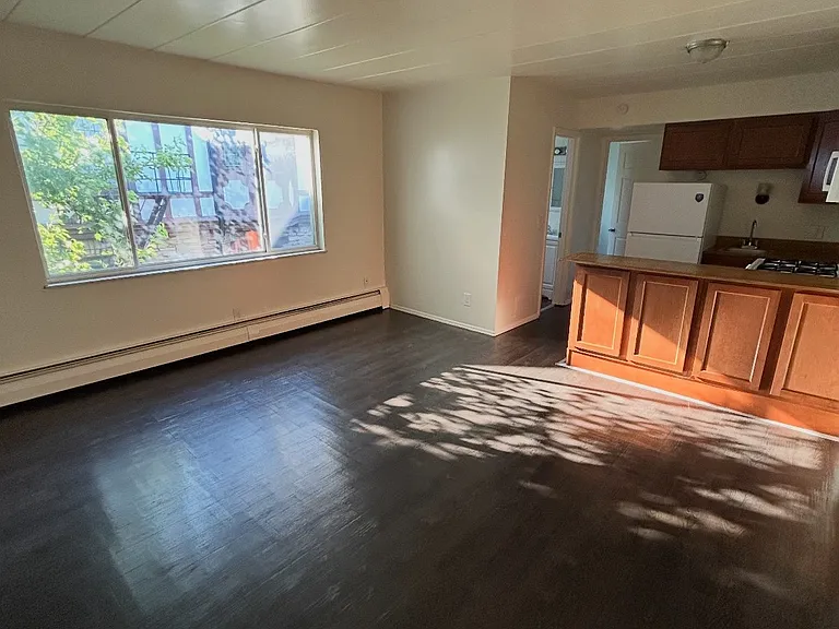 2560 Harrison Ave #15 — Photo 2