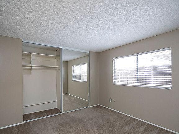 3rd image of 1550 Hornblend St