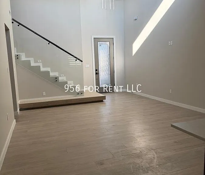2202 Corales St #1 — Photo 9