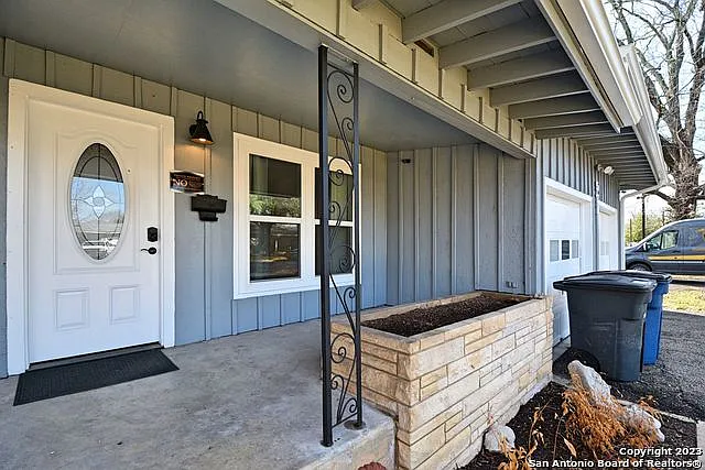 571 W Merriweather St — Photo 4