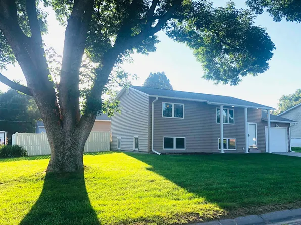 318 Aspen Dr, Norfolk, NE 68701