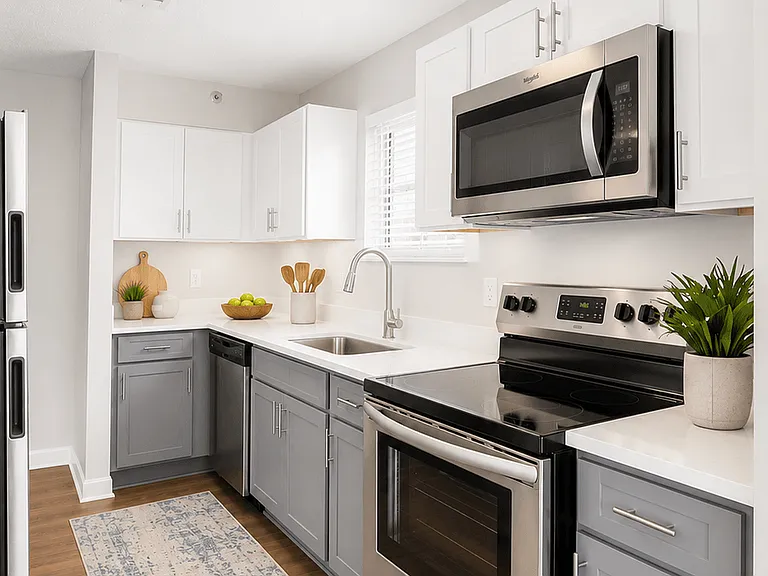 Cambridge Apartments — Photo 4