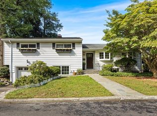 24 Jaffray Ct, Irvington, NY 10533