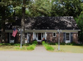 314 Oakwood Ln, Paris, TN 38242