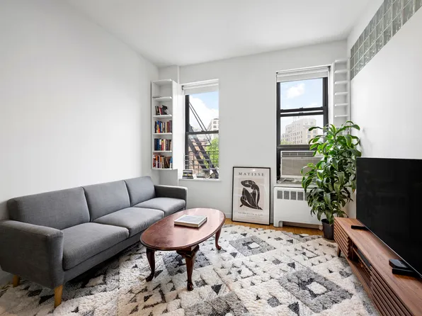 64 Macdougal Street image 2 of 14