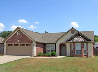 1932 Kalei Ln, Van Buren, AR 72956