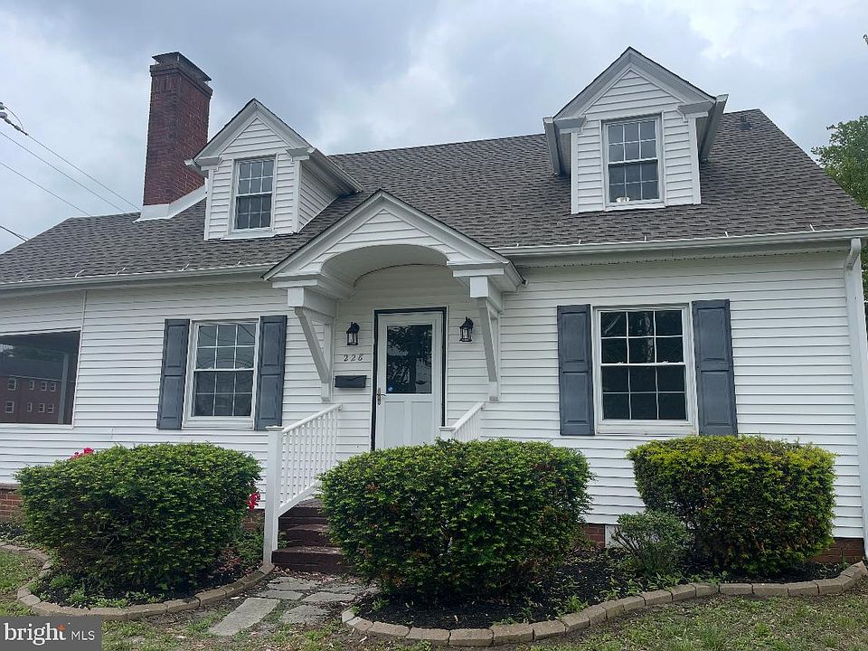 1st image of 228 Glen Ave