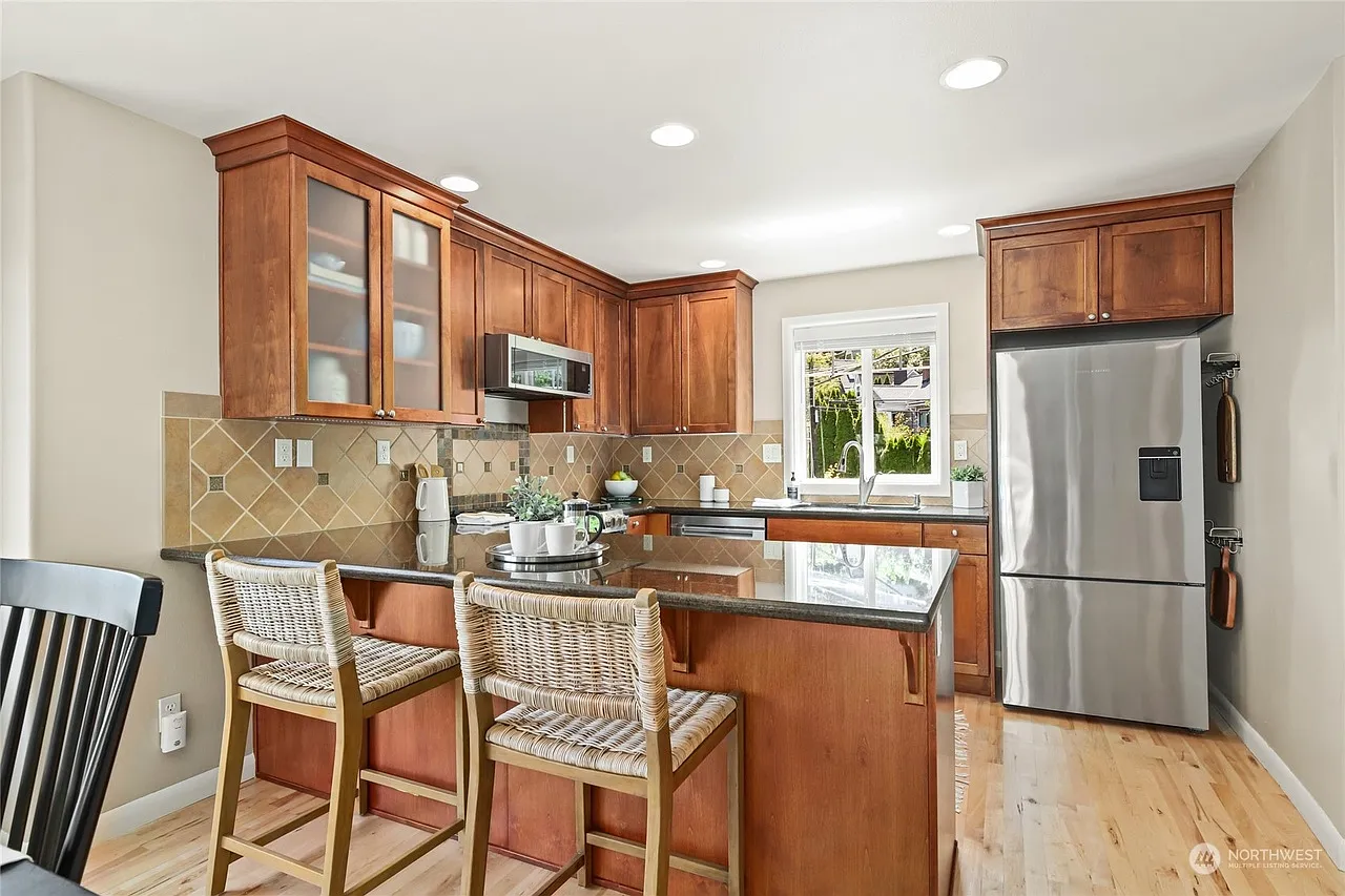 3 bed, 2.5 bath, 1710 sqft, $1,500 — Photo 4