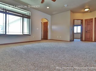 8110 W Lobelia St, Sioux Falls, SD 57106