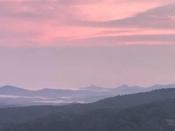 2 US Highway 221 S, Blowing Rock, NC 28605