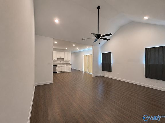 5th image of 1005 Highgrove Hts