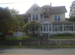 220 N Spring St, Everett, PA 15537