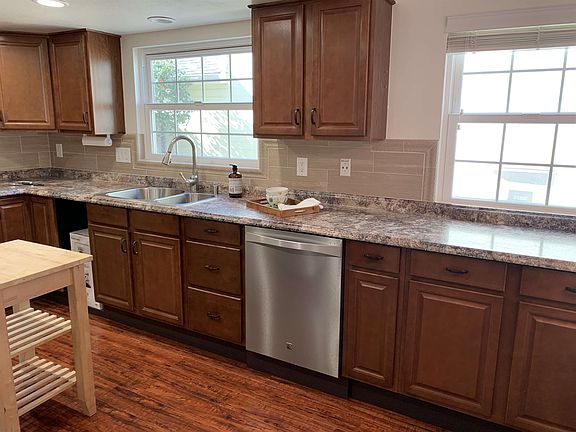 3rd image of 9941 Millwood Cir