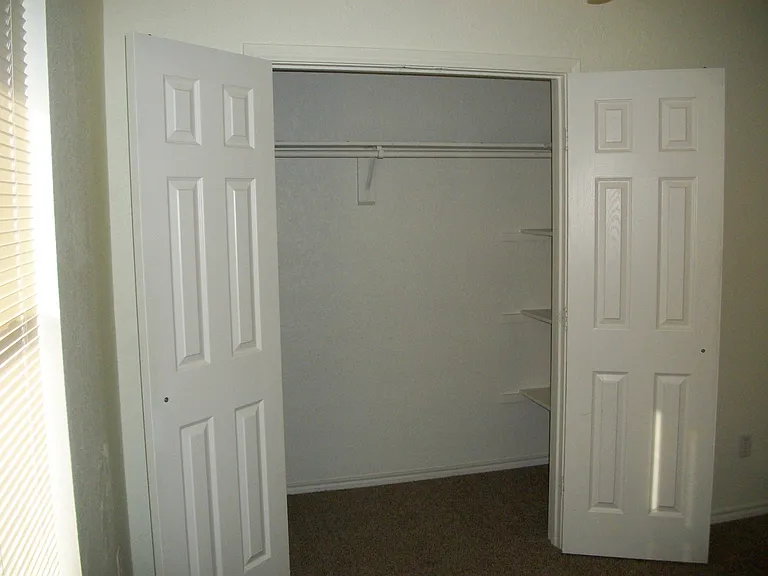 715A N Pecan St — Photo 9