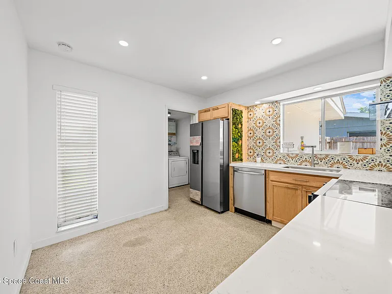 2050 Port Malabar Blvd NE — Photo 5