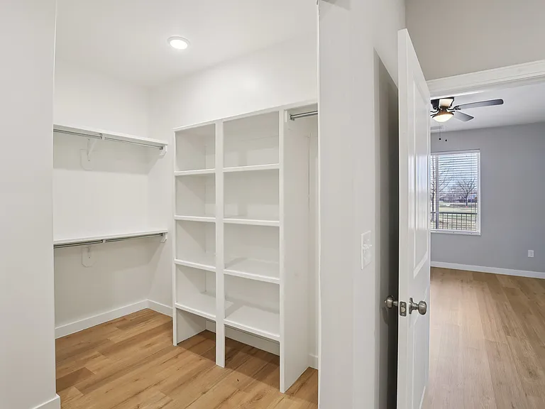 Fairway Flats — Photo 22